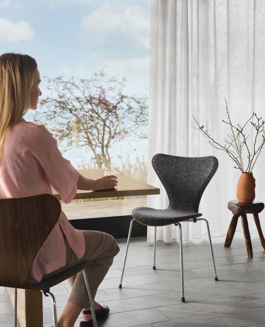 Series 7 Chair 3107 - Color – Danish Design Store